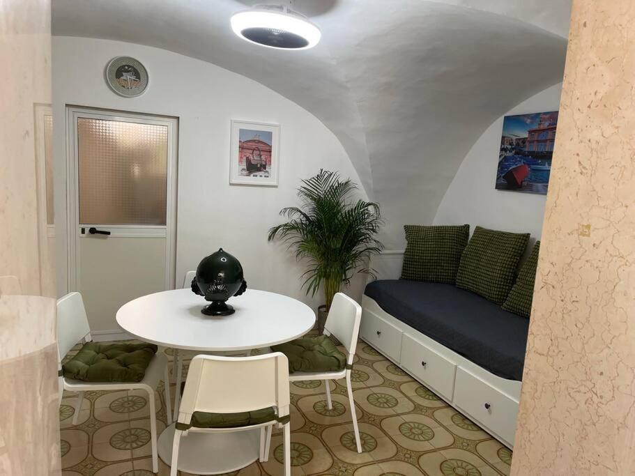 A Casa Di Svea Бари Экстерьер фото
